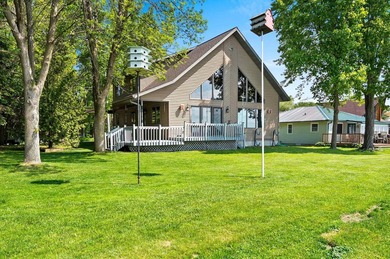 Spectacular waterfront property with approximately 100ft of - photo 9