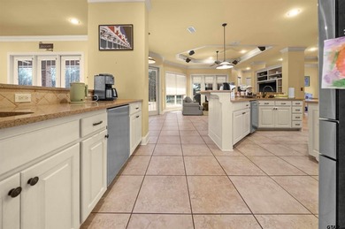 DON*T MISS OUT ON THIS HOME THAT HAS IT ALL - 4 bedrooms/3 - photo 14