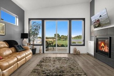 Golf Course Views, Coastal Breezes & Easy Living Enjoy the best - photo 18