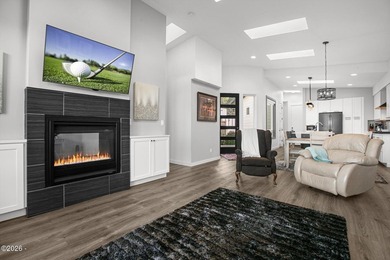 Golf Course Views, Coastal Breezes & Easy Living Enjoy the best - photo 19