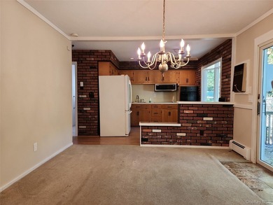 Spacious Colonial with 7 rooms 4 beds and 1.5 baths located in - photo 6
