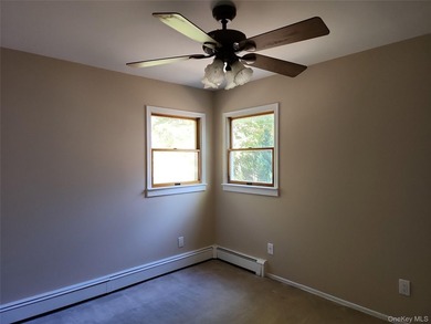 Spacious Colonial with 7 rooms 4 beds and 1.5 baths located in - photo 9