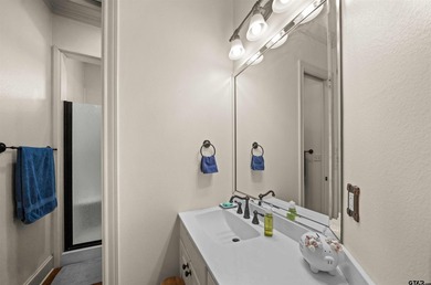 DON*T MISS OUT ON THIS HOME THAT HAS IT ALL - 4 bedrooms/3 - photo 33