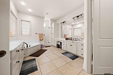 DON*T MISS OUT ON THIS HOME THAT HAS IT ALL - 4 bedrooms/3 - photo 36