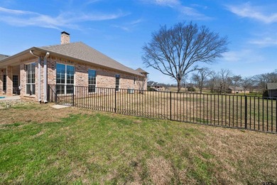 DON*T MISS OUT ON THIS HOME THAT HAS IT ALL - 4 bedrooms/3 - photo 47