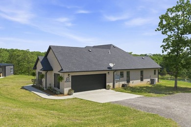 - Private Waterfront Living on Red Rock Lake - Space, Design & - photo 47