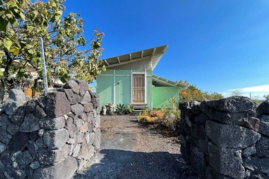 Wonderfully improved property in Kalapana Gardens featuring cozy - photo 3