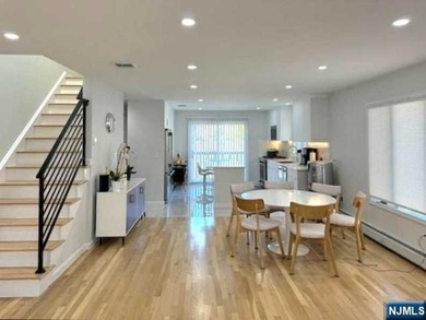 Rare opportunity to own full renovated unit recently - photo 3