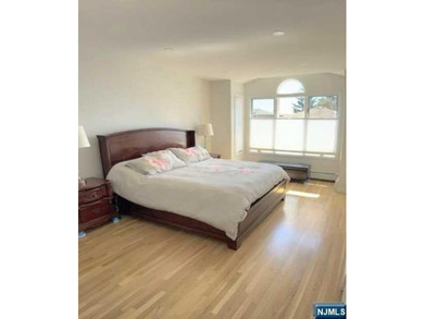 Rare opportunity to own full renovated unit recently - photo 6