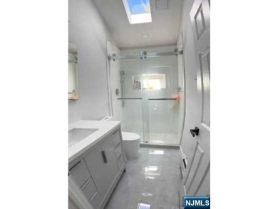 Rare opportunity to own full renovated unit recently - photo 10