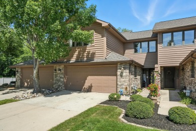 Lake Townhome/Townhouse For Sale in Crown Point, Indiana