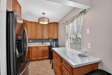 Live the relaxed Florida lifestyle in Kings Point! First-floor - photo 11