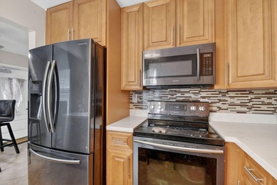 Live the relaxed Florida lifestyle in Kings Point! First-floor - photo 13