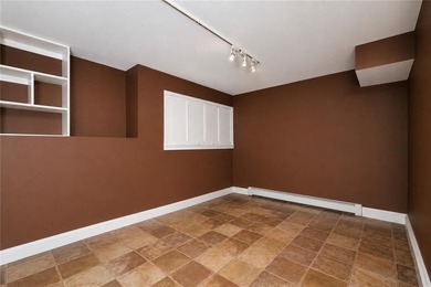 Tottenville-Fully detached two family home, 7 room duplex over a - photo 17