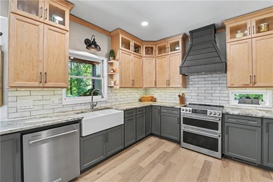 Enjoy The Keowee Life at 9 Rip Tide Ct. with direct water access - photo 17