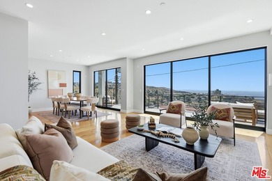 Stunning contemporary showplace situated in a quiet and - photo 18
