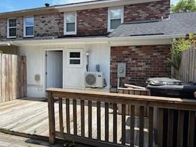Beautiful home! Completely renovated! Freshly painted, smooth - photo 18