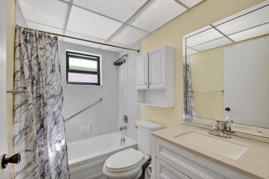 Live the relaxed Florida lifestyle in Kings Point! First-floor - photo 19
