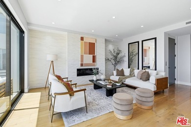 Stunning contemporary showplace situated in a quiet and - photo 20