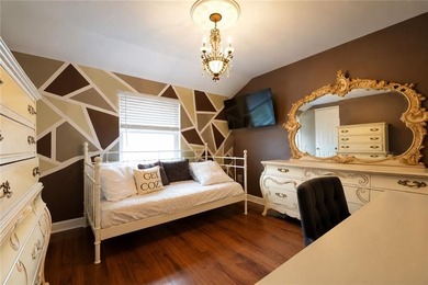 Tottenville-Fully detached two family home, 7 room duplex over a - photo 22