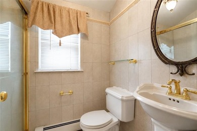Tottenville-Fully detached two family home, 7 room duplex over a - photo 26