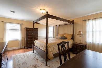 Tottenville-Fully detached two family home, 7 room duplex over a - photo 27