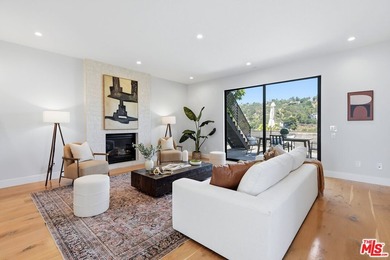 Stunning contemporary showplace situated in a quiet and - photo 28