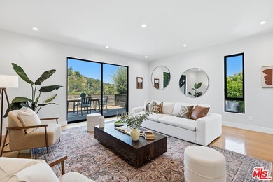 Stunning contemporary showplace situated in a quiet and - photo 30