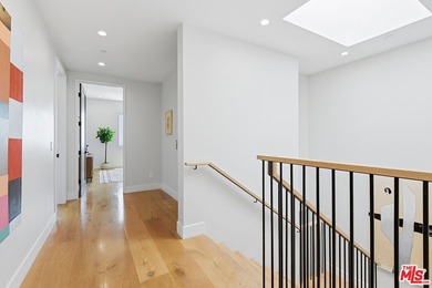 Stunning contemporary showplace situated in a quiet and - photo 32