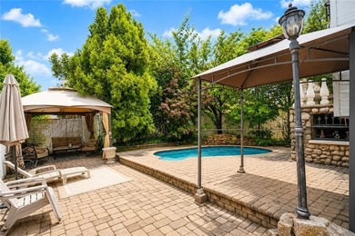 Tottenville-Fully detached two family home, 7 room duplex over a - photo 37