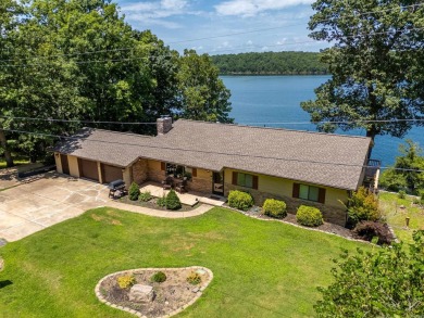 Lake Home For Sale in Bull Shoals, Arkansas