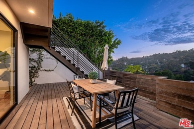 Stunning contemporary showplace situated in a quiet and - photo 50