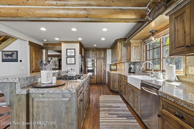 Experience the pinnacle of mountain living with this exceptional - photo 9