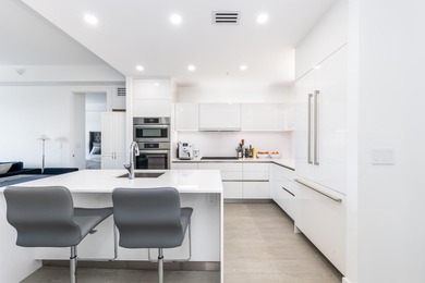 Rarely available South facing 2 bedroom with 2 baths that has - photo 5