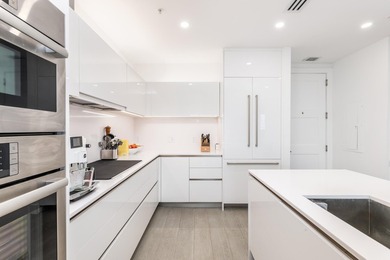 Rarely available South facing 2 bedroom with 2 baths that has - photo 7