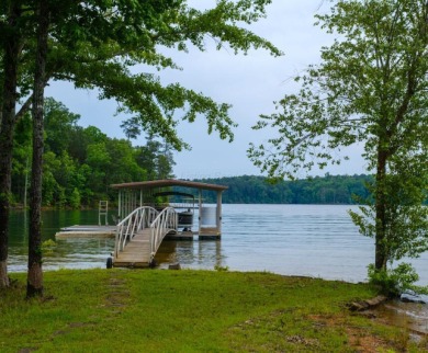 Sunny Lane, a peaceful lakefront retreat on one of Smith Lake's - photo 2