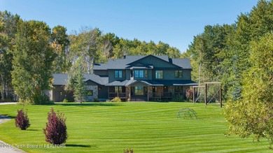 Extensively remodeled in 2022, this 7BD/6BA home offers over 6 - photo 3
