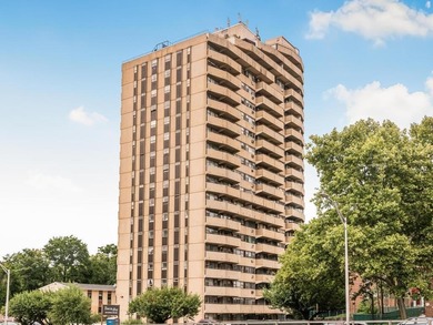 Grassy Sprain Lake  Home Sale Pending in Yonkers New York