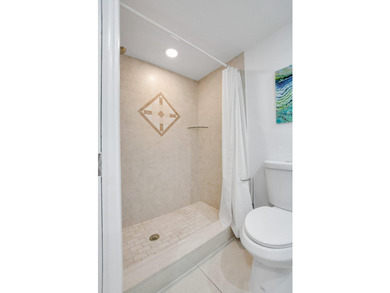 This Gorgeous Townhome is located between the ocean and - photo 14