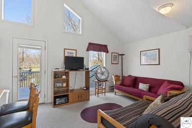Lake of the Ozarks retreat located in the desirable Keithley's - photo 14