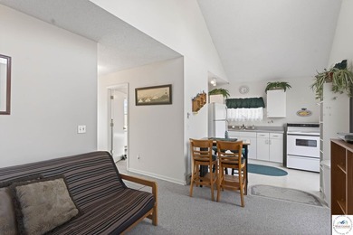 Lake of the Ozarks retreat located in the desirable Keithley's - photo 15