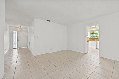 Welcome to this spacious home in the desirable Knob Hill - photo 10