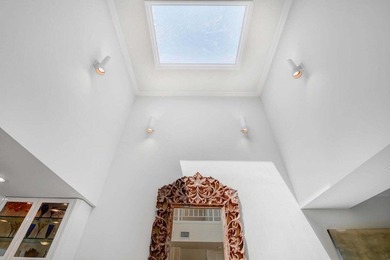 This Gorgeous Townhome is located between the ocean and - photo 20