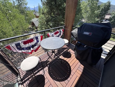 Sunny condo on a quieter street in Grand Lake. This spacious one - photo 1