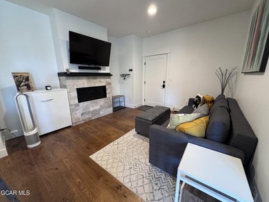 Additional listing photo 1