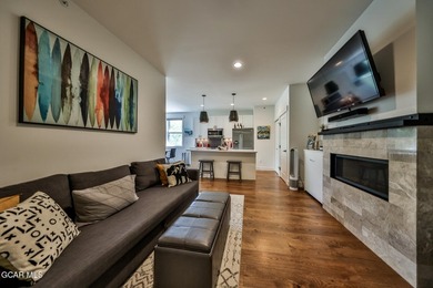 Sunny condo on a quieter street in Grand Lake. This spacious one - photo 6