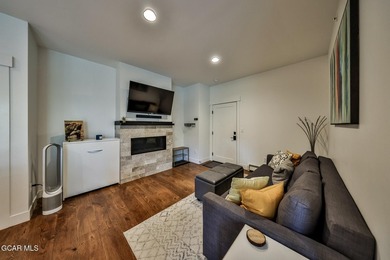 Sunny condo on a quieter street in Grand Lake. This spacious one - photo 7