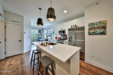 Sunny condo on a quieter street in Grand Lake. This spacious one - photo 8