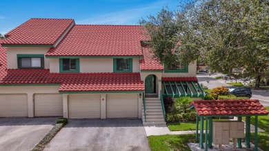 Lake Condo For Sale in Palm Beach Gardens, Florida