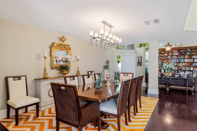 Elegantly appointed, freshly painted two story Town House in the - photo 7